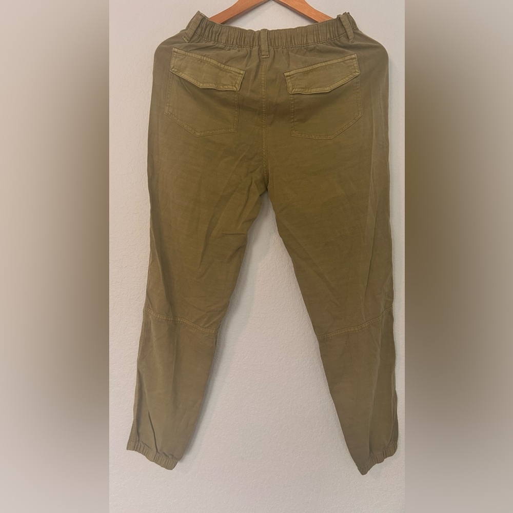 NWT women gap jogger, green color size O - Picture 5 of 6